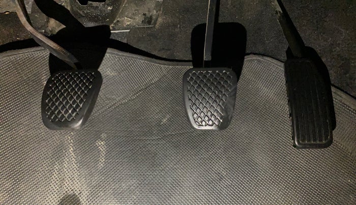 2016 Honda BR-V 1.5L I-VTEC V, Petrol, Manual, 89,998 km, Pedals