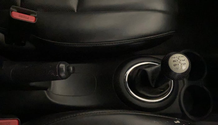 2016 Honda BR-V 1.5L I-VTEC V, Petrol, Manual, 89,998 km, Gear Lever