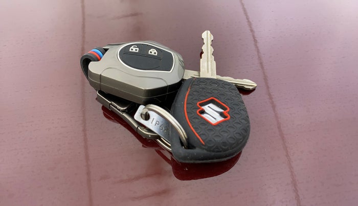 2013 Maruti Ertiga VXI CNG, CNG, Manual, 70,915 km, Key Close Up