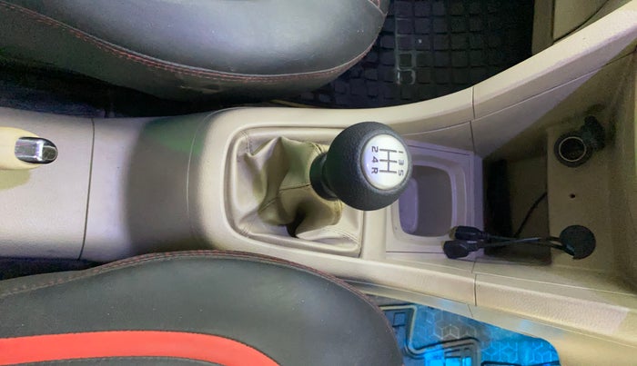 2013 Maruti Ertiga VXI CNG, CNG, Manual, 70,915 km, Gear Lever