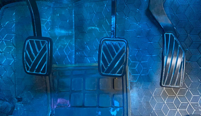 2013 Maruti Ertiga VXI CNG, CNG, Manual, 70,915 km, Pedals