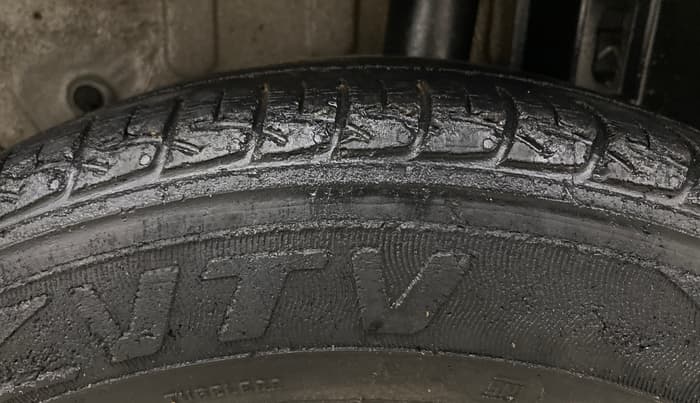2015 Toyota Etios Liva V, Petrol, Manual, 59,013 km, Left Rear Tyre Tread