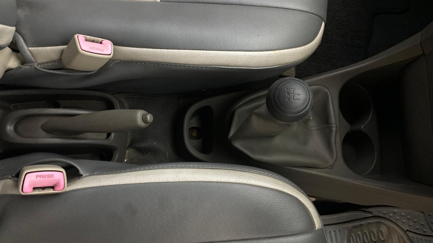 2015 Toyota Etios Liva V, Petrol, Manual, 59,013 km, Gear Lever