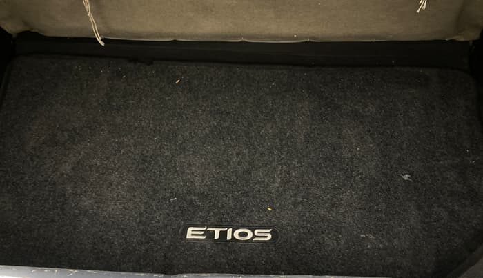 2015 Toyota Etios Liva V, Petrol, Manual, 59,013 km, Boot Inside