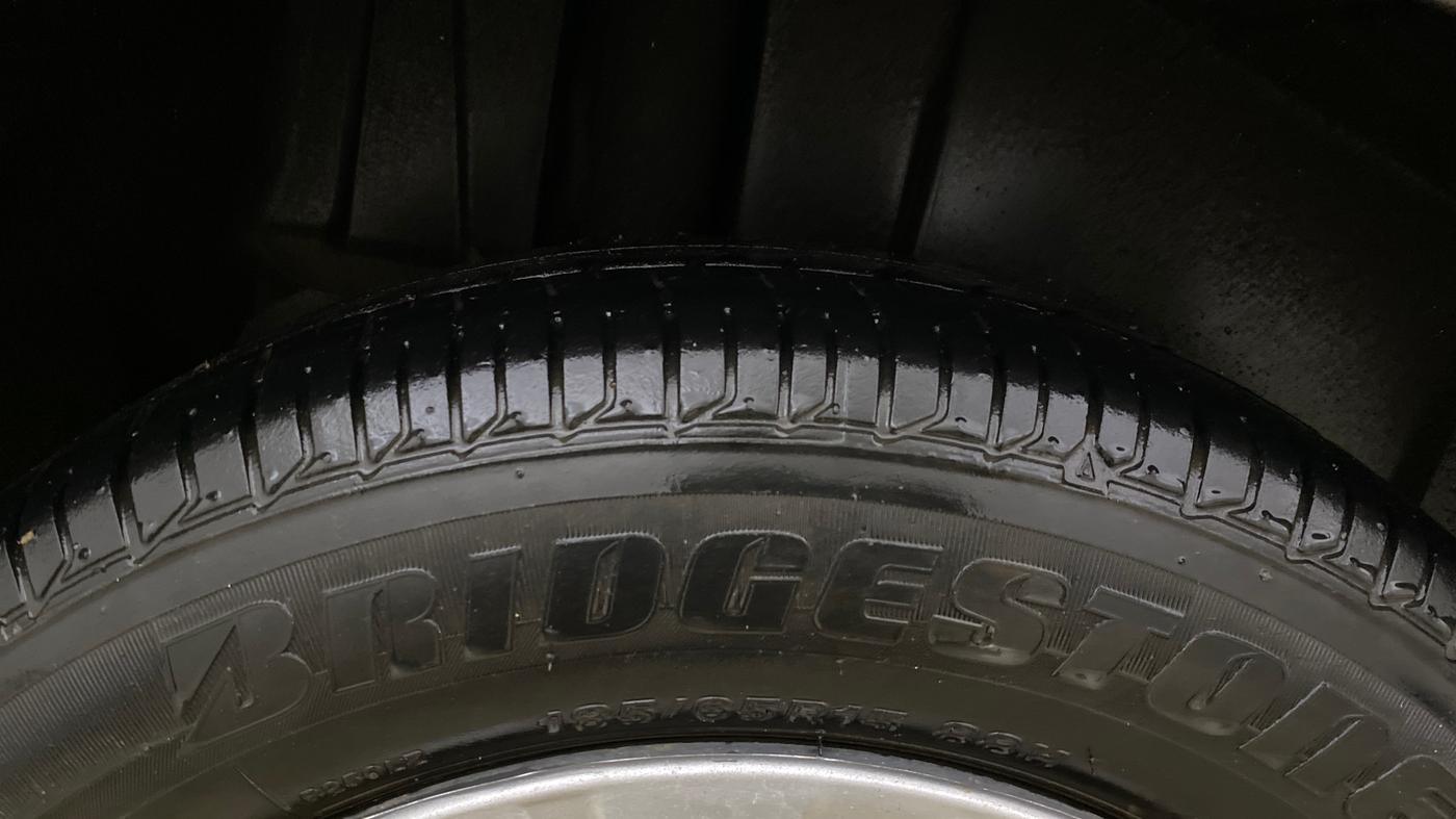 2017 Maruti Ertiga VXI CNG, CNG, Manual, 1,01,588 km, Right Rear Tyre Tread
