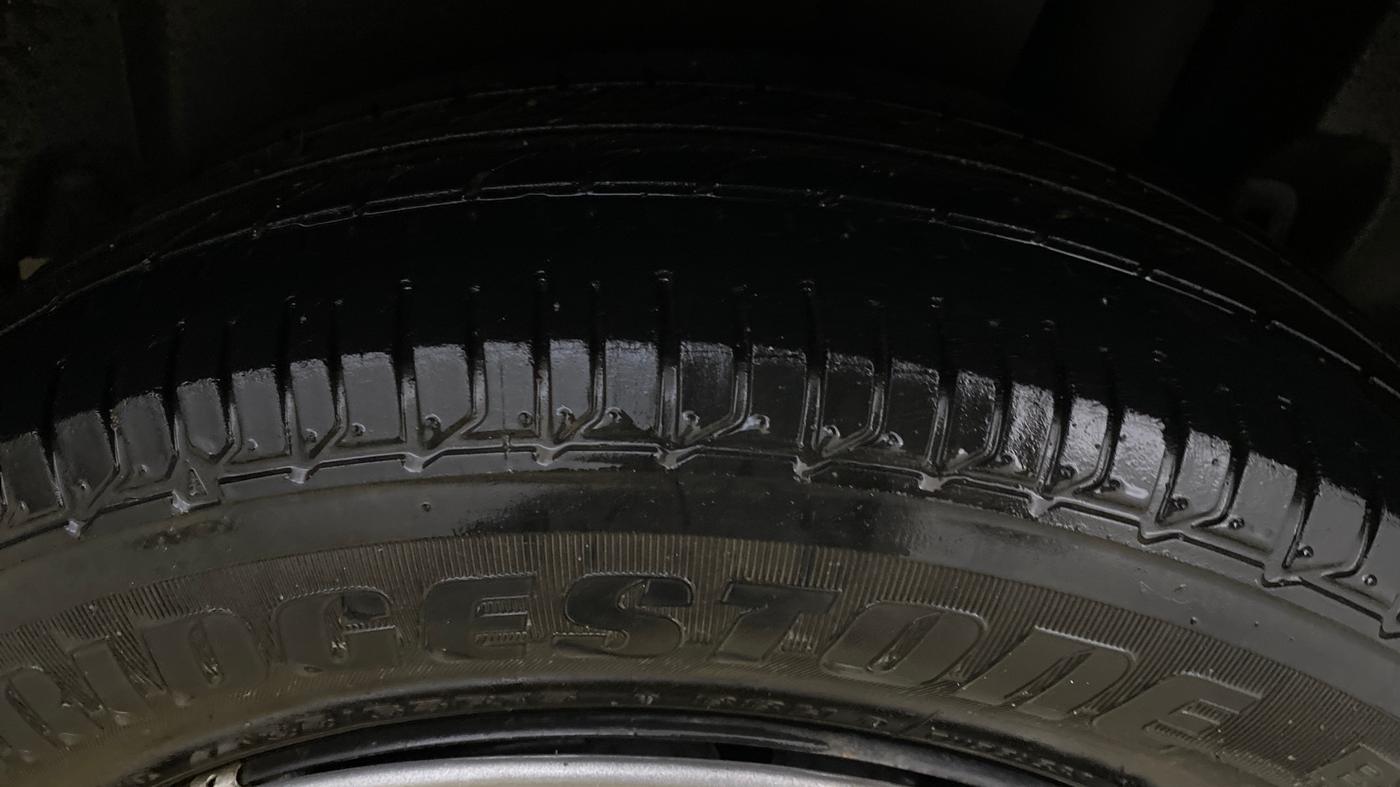 2017 Maruti Ertiga VXI CNG, CNG, Manual, 1,01,588 km, Left Rear Tyre Tread