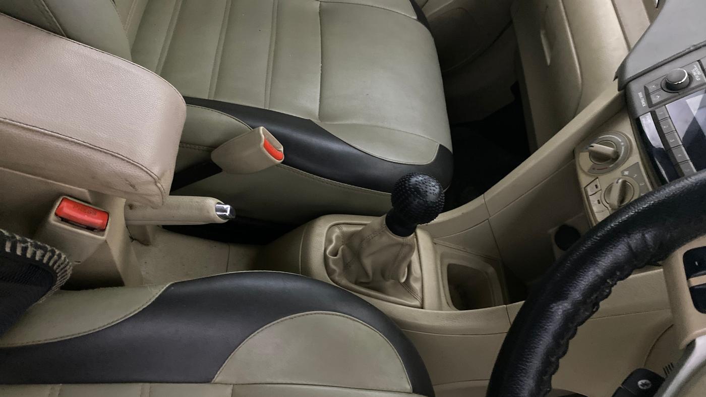 2017 Maruti Ertiga VXI CNG, CNG, Manual, 1,01,588 km, Gear Lever