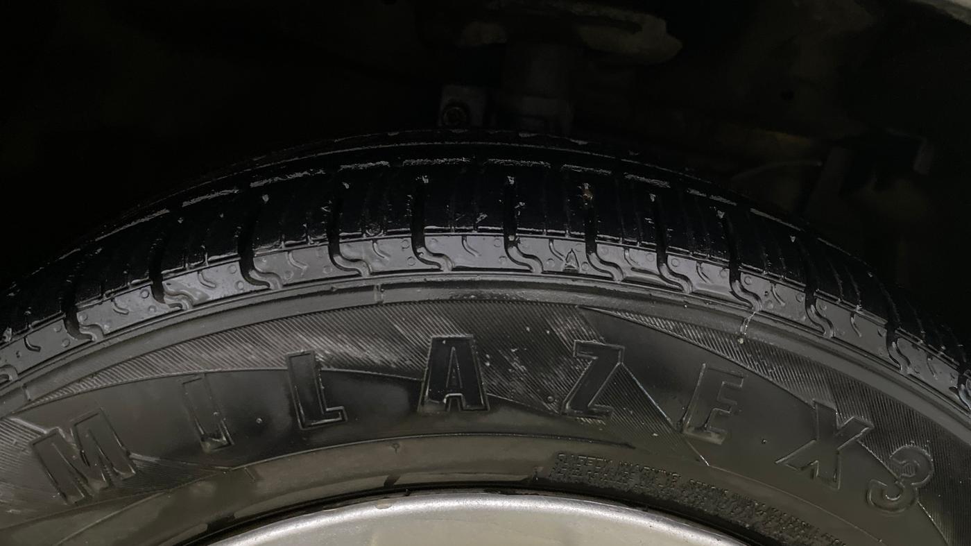 2017 Maruti Ertiga VXI CNG, CNG, Manual, 1,01,588 km, Right Front Tyre Tread