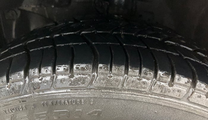 2017 Honda Amaze 1.2L I-VTEC S, Petrol, Manual, 59,822 km, Left Front Tyre Tread