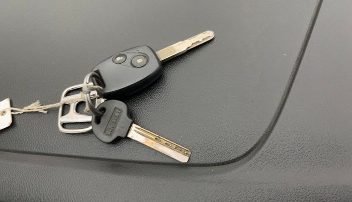 2017 Honda Amaze 1.2L I-VTEC S, Petrol, Manual, 59,822 km, Key Close Up