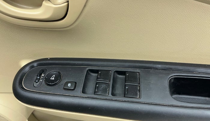 2017 Honda Amaze 1.2L I-VTEC S, Petrol, Manual, 59,822 km, Driver Side Door Panels Control