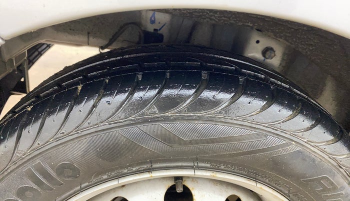 2017 Hyundai Eon ERA +, Petrol, Manual, 18,625 km, Right Rear Tyre Tread