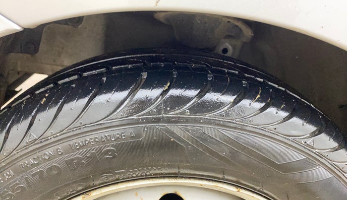 2017 Hyundai Eon ERA +, Petrol, Manual, 18,625 km, Left Front Tyre Tread