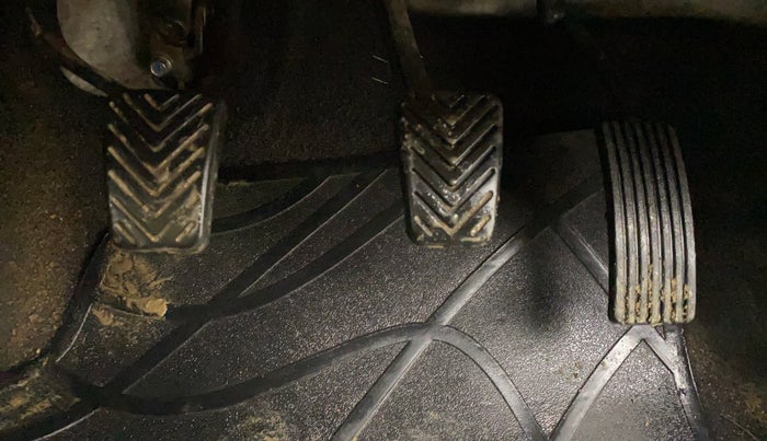 2017 Hyundai Eon ERA +, Petrol, Manual, 18,625 km, Pedals