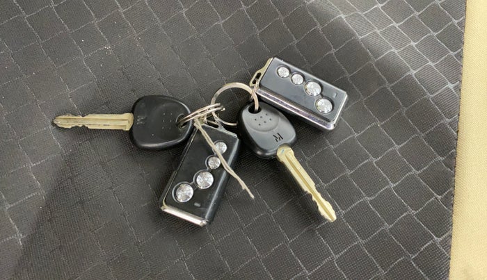 2017 Hyundai Eon ERA +, Petrol, Manual, 18,625 km, Key Close Up