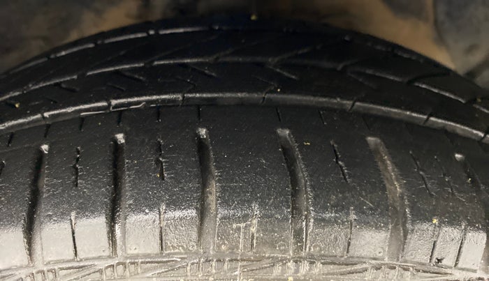 2017 Hyundai Grand i10 SPORTZ (O) 1.2 AT VTVT, Petrol, Automatic, 19,752 km, Right Front Tyre Tread