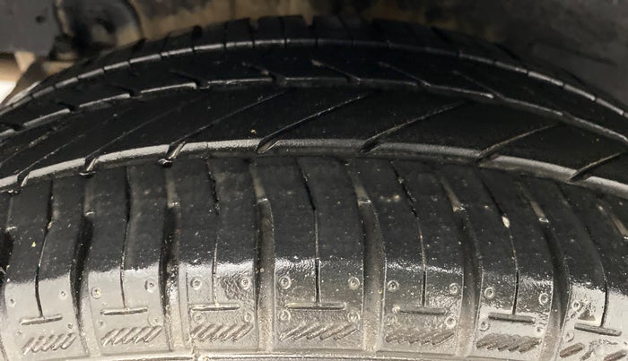 2017 Hyundai Grand i10 SPORTZ (O) 1.2 AT VTVT, Petrol, Automatic, 19,752 km, Right Rear Tyre Tread