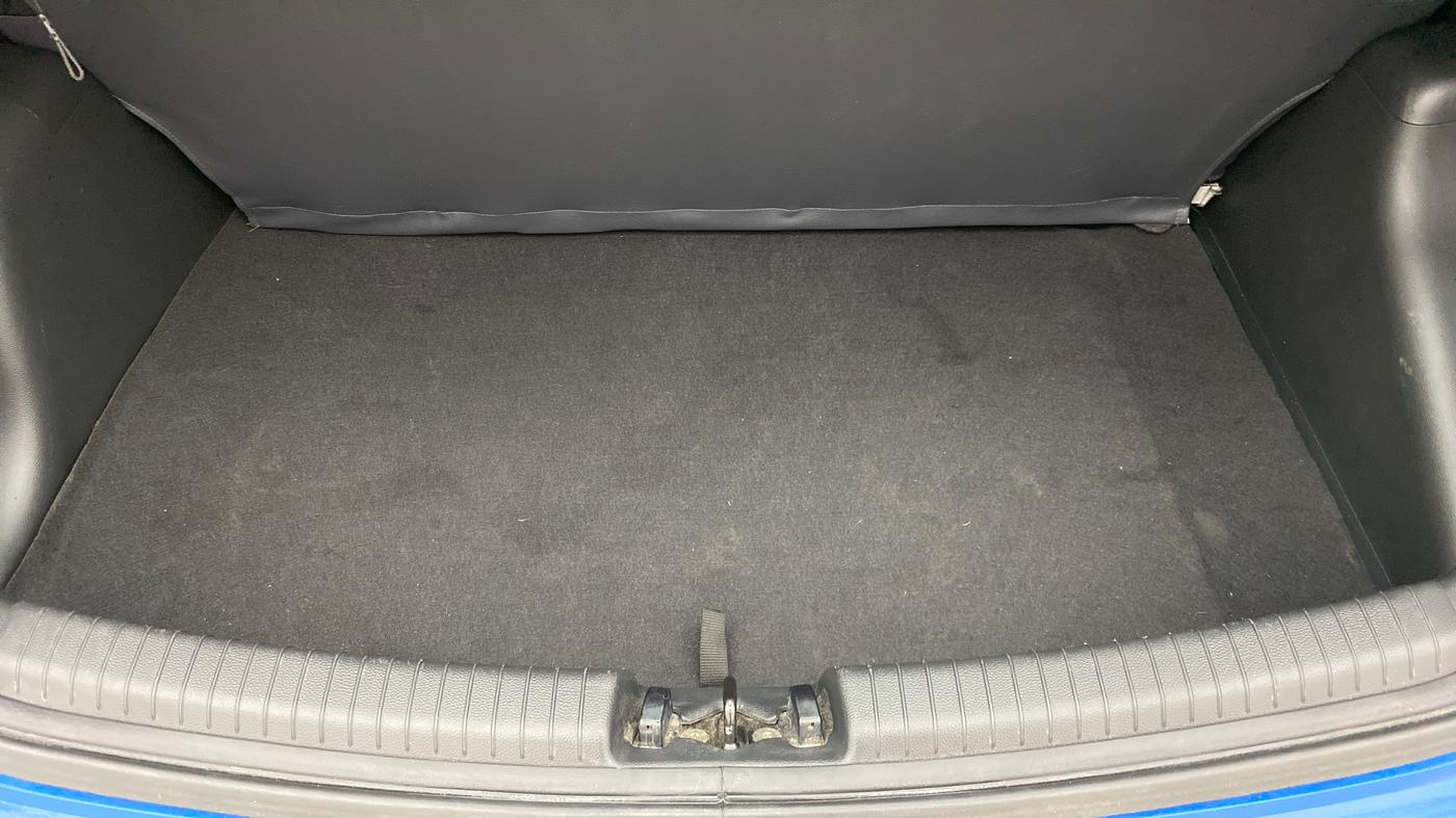 2017 Hyundai Grand i10 SPORTZ (O) 1.2 AT VTVT, Petrol, Automatic, 19,752 km, Boot Inside