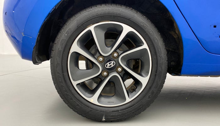 2017 Hyundai Grand i10 SPORTZ (O) 1.2 AT VTVT, Petrol, Automatic, 19,752 km, Right Rear Wheel