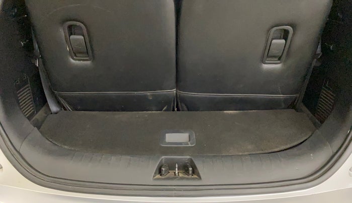 2022 Mahindra XUV700 AX 5 P MT 7 STR, Petrol, Manual, 32,365 km, Boot Inside