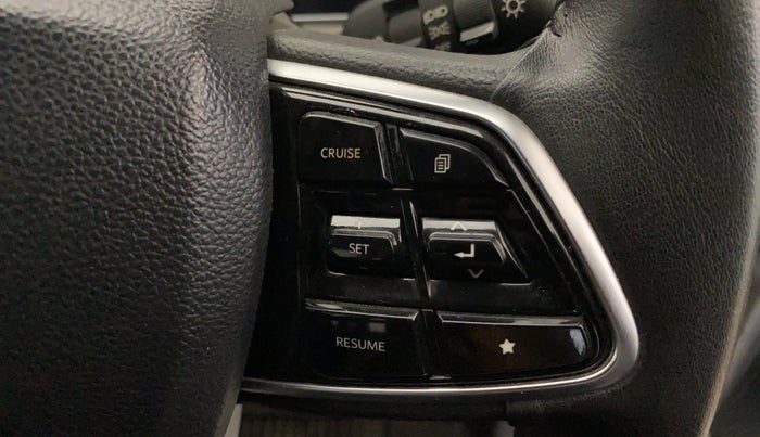 2022 Mahindra XUV700 AX 5 P MT 7 STR, Petrol, Manual, 32,365 km, Adaptive Cruise Control