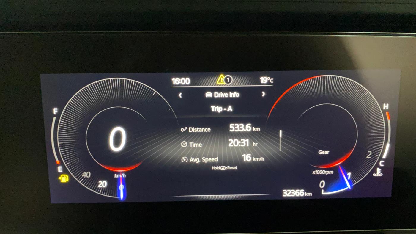 2022 Mahindra XUV700 AX 5 P MT 7 STR, Petrol, Manual, 33,015 km, Odometer Image