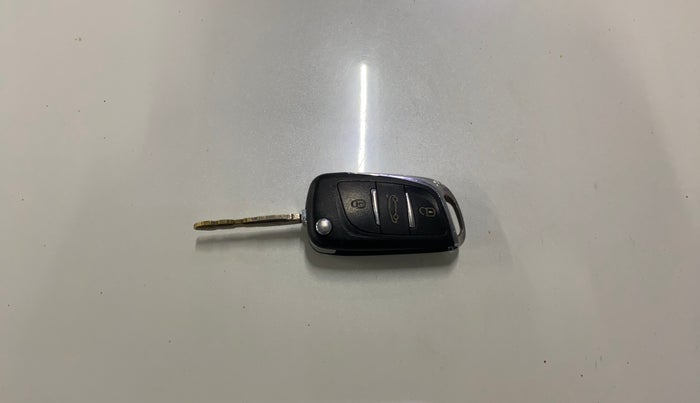 2023 Maruti Swift LXI, Petrol, Manual, 11,204 km, Key Close Up