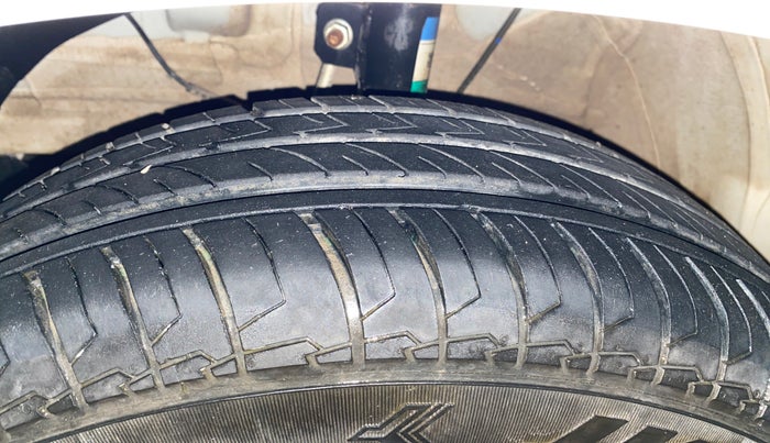 2023 Maruti Swift LXI, Petrol, Manual, 11,204 km, Left Front Tyre Tread