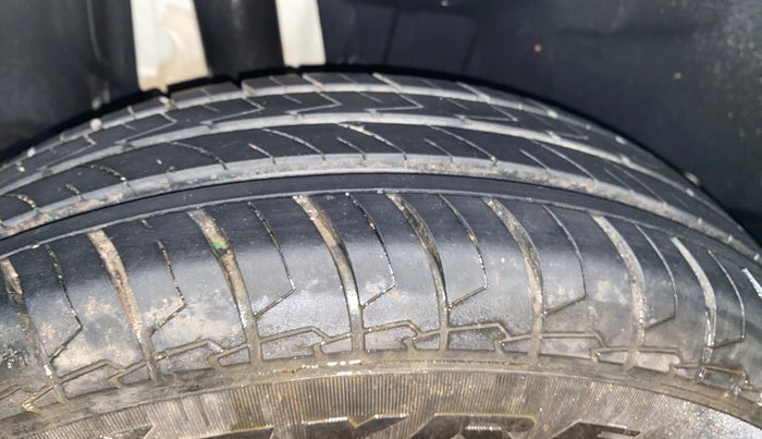 2023 Maruti Swift LXI, Petrol, Manual, 11,204 km, Right Rear Tyre Tread