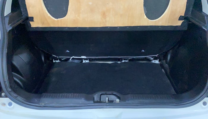 2023 Maruti Swift LXI, Petrol, Manual, 11,204 km, Boot Inside