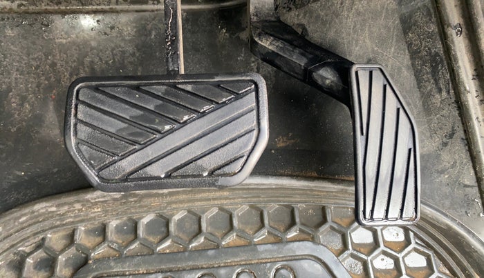 2017 Maruti Wagon R 1.0 VXI AMT, Petrol, Automatic, 42,802 km, Pedals