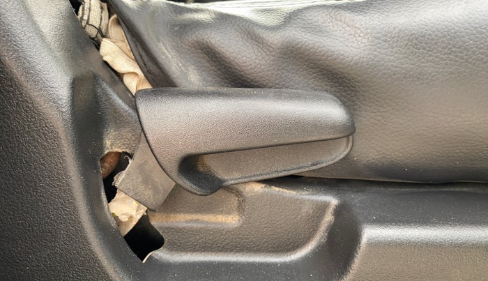 2017 Maruti Wagon R 1.0 VXI AMT, Petrol, Automatic, 42,802 km, Driver Side Adjustment Panel