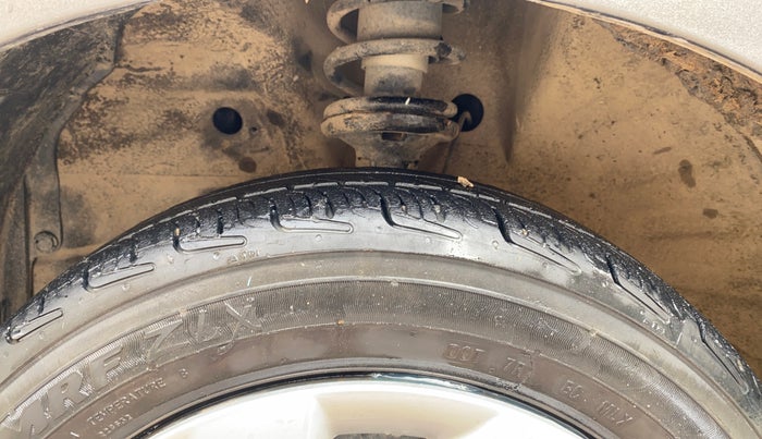 2017 Maruti Wagon R 1.0 VXI AMT, Petrol, Automatic, 42,802 km, Left Front Tyre Tread