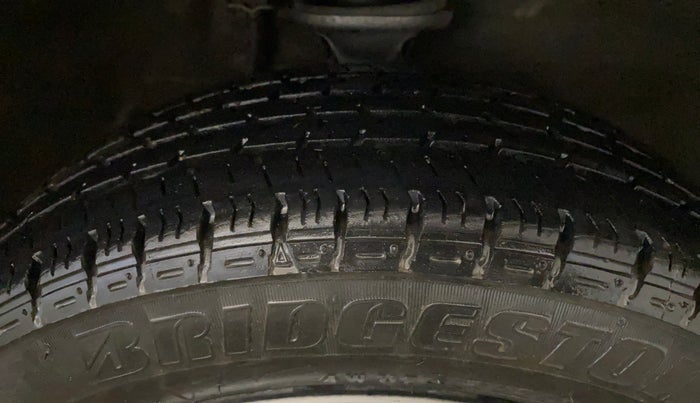 2016 Maruti Alto K10 LXI, Petrol, Manual, 49,688 km, Right Front Tyre Tread