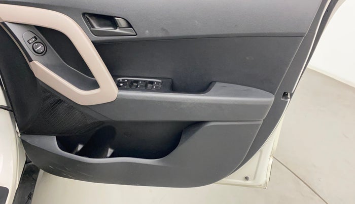 2018 Hyundai Creta E PLUS 1.6 PETROL, Petrol, Manual, 54,586 km, Driver Side Door Panels Control