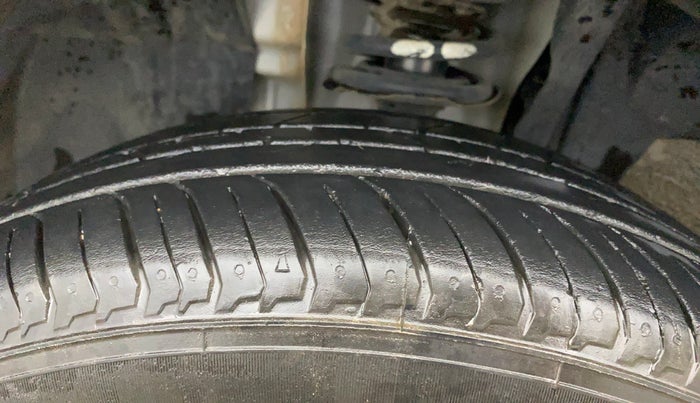 2021 Renault Kiger RXZ TURBO MT DUAL TONE, Petrol, Manual, 24,590 km, Left Front Tyre Tread