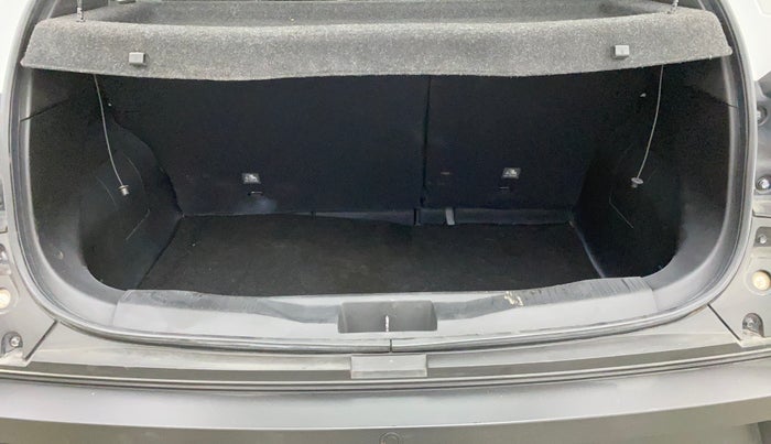 2021 Renault Kiger RXZ TURBO MT DUAL TONE, Petrol, Manual, 24,590 km, Boot Inside