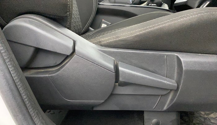 2021 Renault Kiger RXZ TURBO MT DUAL TONE, Petrol, Manual, 24,590 km, Driver Side Adjustment Panel