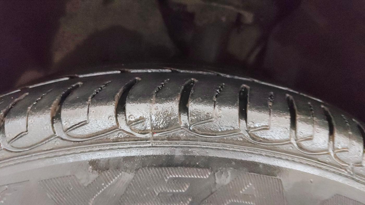 2018 Ford Ecosport TREND + 1.5L PETROL AT, Petrol, Automatic, 37,655 km, Left Front Tyre Tread