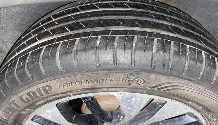 2022 MG HECTOR SHARP 1.5 PETROL CVT, Petrol, Automatic, 32,256 km, Left Rear Tyre Tread