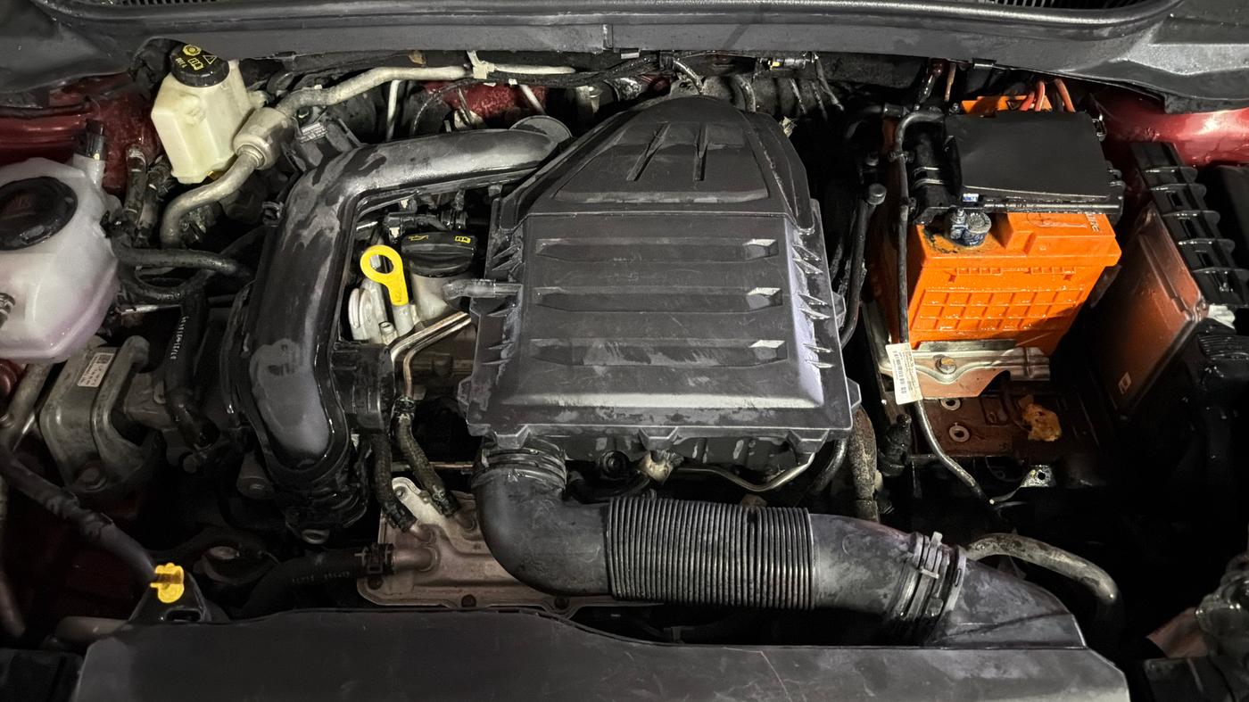 2022 Volkswagen TAIGUN TOPLINE 1.0 TSI AT, Petrol, Automatic, 43,980 km, Engine View