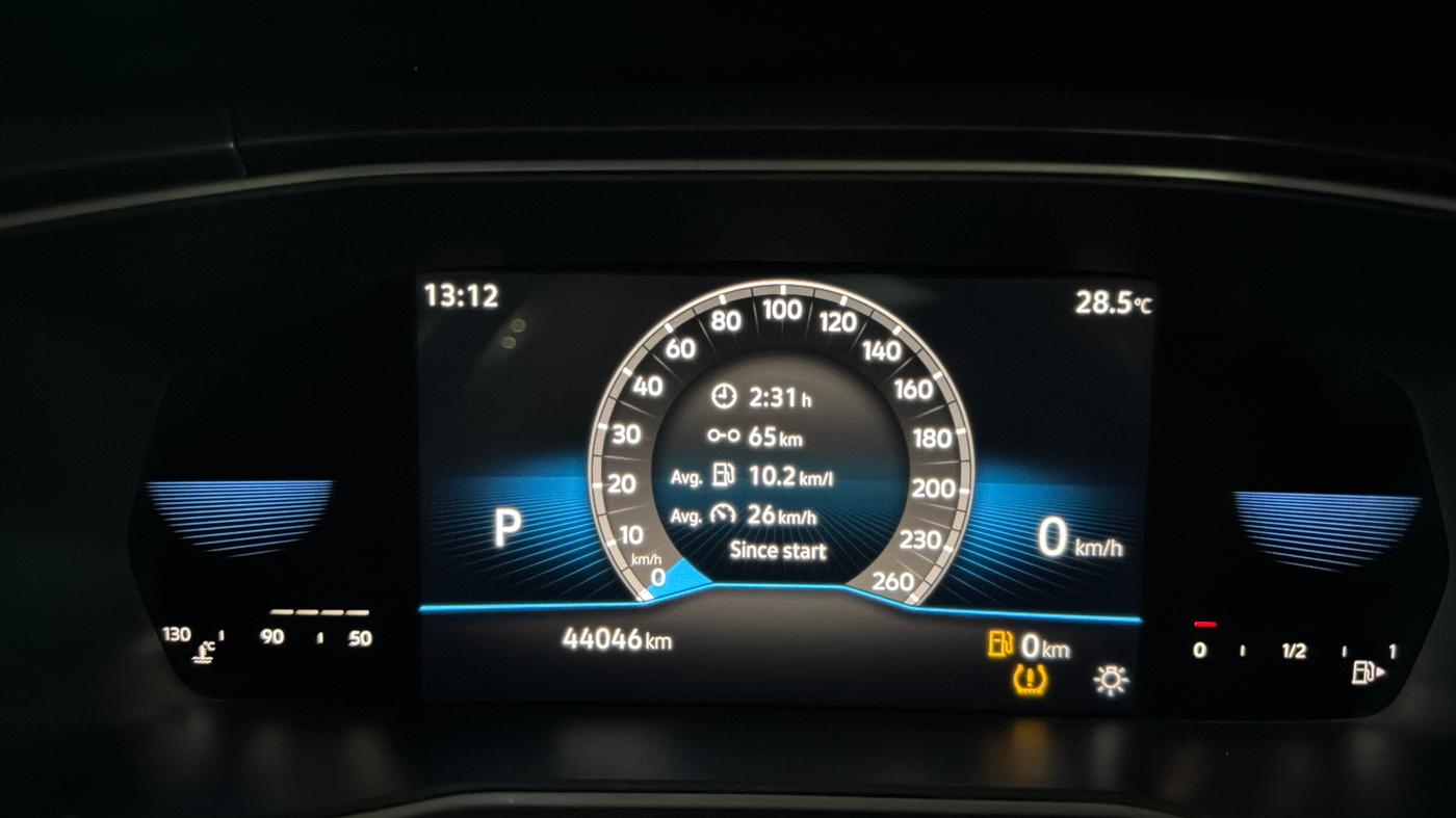 2022 Volkswagen TAIGUN TOPLINE 1.0 TSI AT, Petrol, Automatic, 43,980 km, Odometer Image