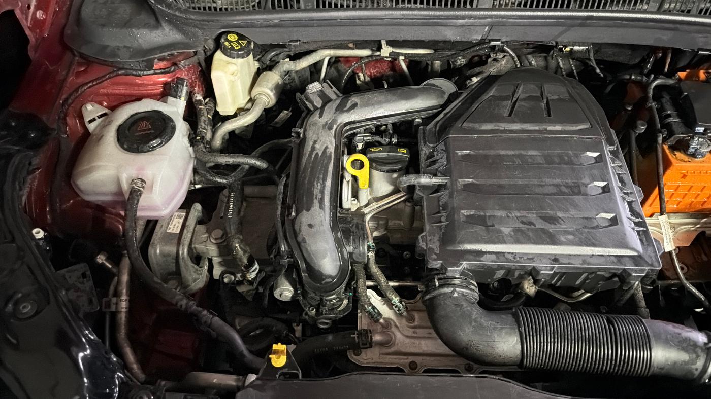 2022 Volkswagen TAIGUN TOPLINE 1.0 TSI AT, Petrol, Automatic, 43,980 km, Engine View - Right