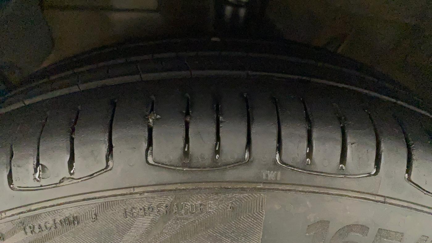 2019 Hyundai NEW SANTRO SPORTZ CNG, CNG, Manual, 55,530 km, Left Front Tyre Tread