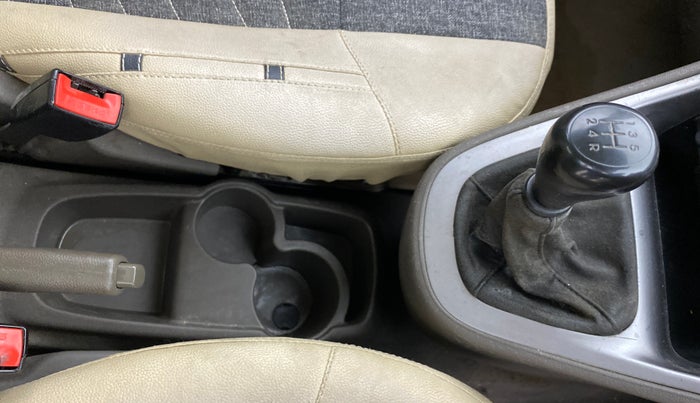 2014 Hyundai i10 SPORTZ 1.2, CNG, Manual, 86,107 km, Gear Lever