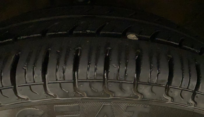 2013 Maruti Alto 800 VXI, Petrol, Manual, 8,887 km, Right Front Tyre Tread