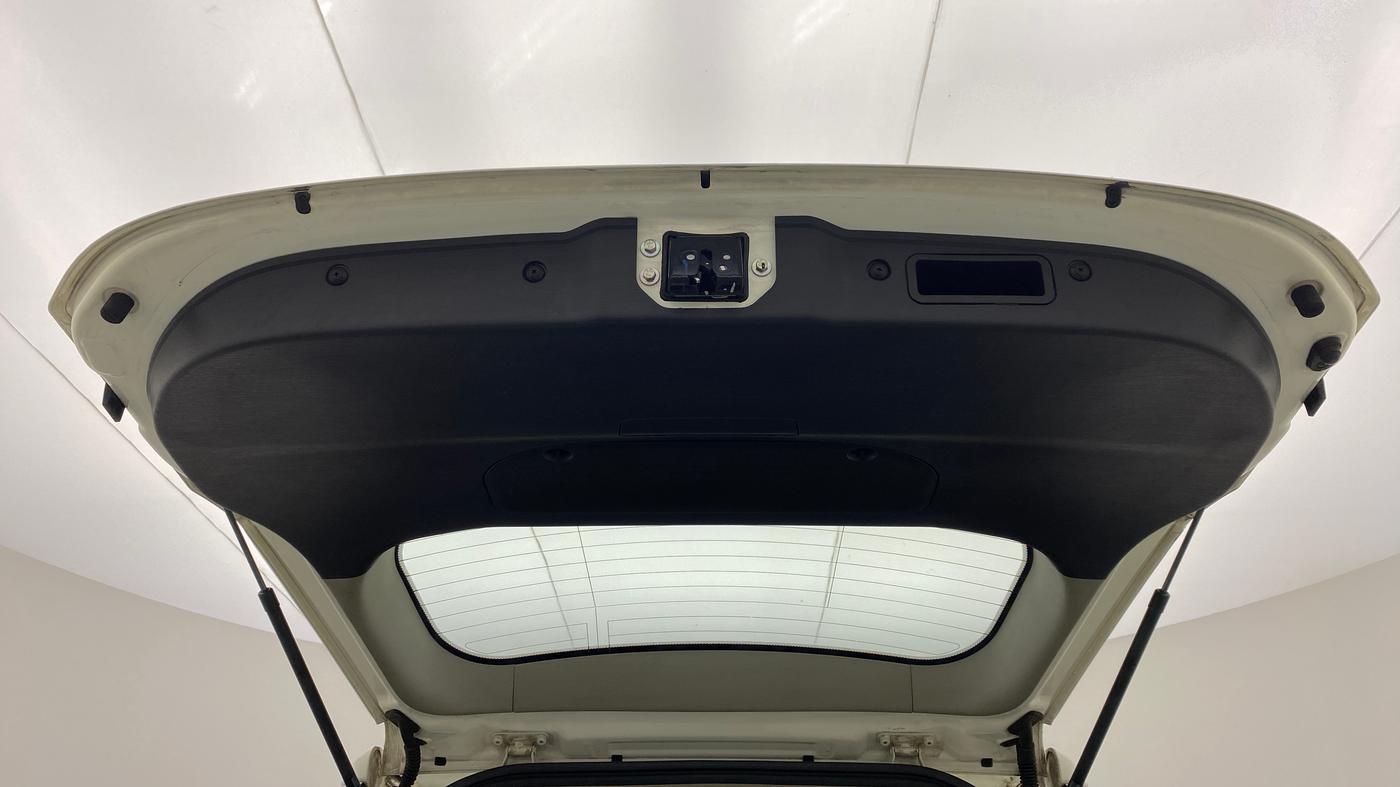 2019 Mahindra XUV500 W7 FWD, Diesel, Manual, 40,278 km, Boot Door Open