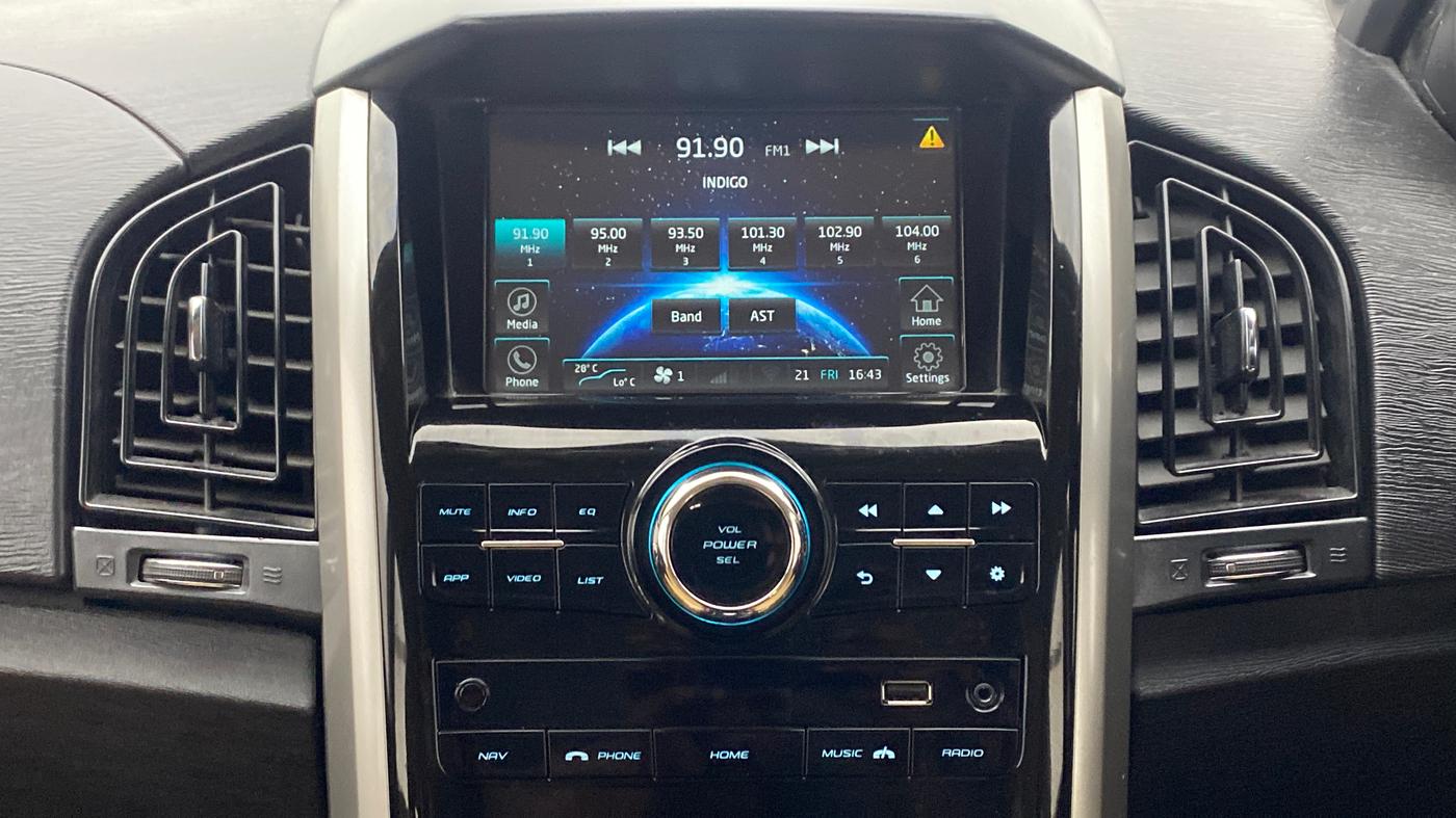 2019 Mahindra XUV500 W7 FWD, Diesel, Manual, 40,278 km, Infotainment System