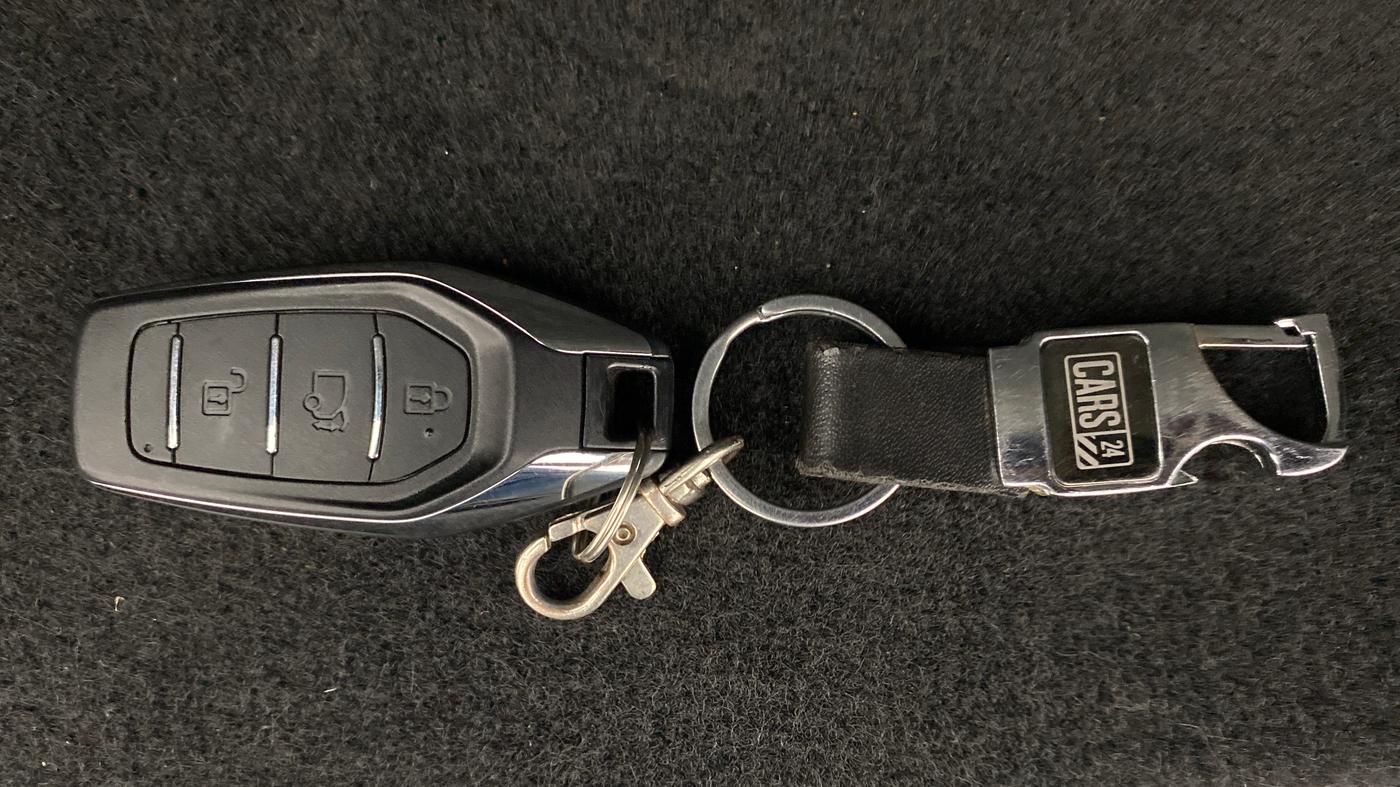 2019 Mahindra XUV500 W7 FWD, Diesel, Manual, 40,278 km, Key Close Up