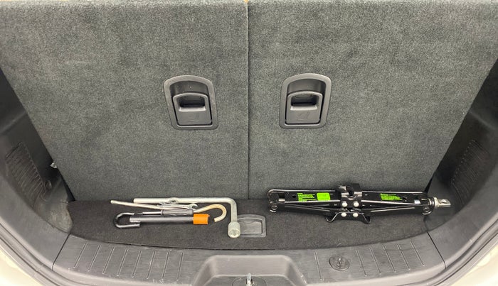 2019 Mahindra XUV500 W7 FWD, Diesel, Manual, 40,278 km, Boot Inside
